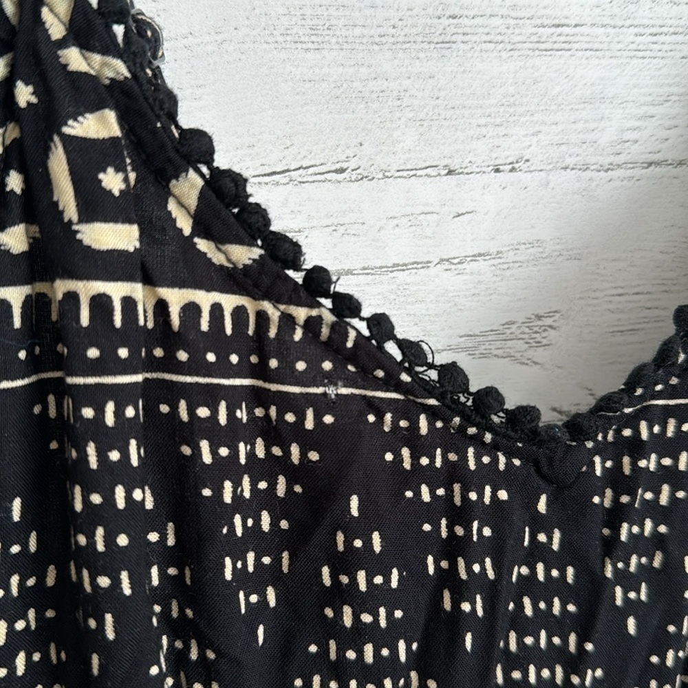Nostalgia Patterned Capri Romper | SIZE S - Picture 10 of 10
